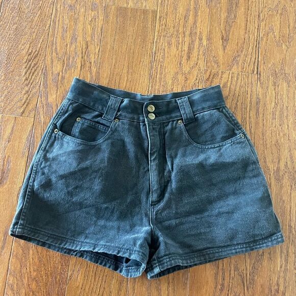 Black high waisted shorts - Picture 6 of 7